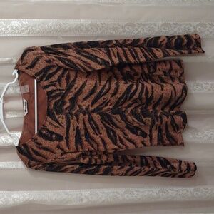 NYGARD tiger print woman’s top size M